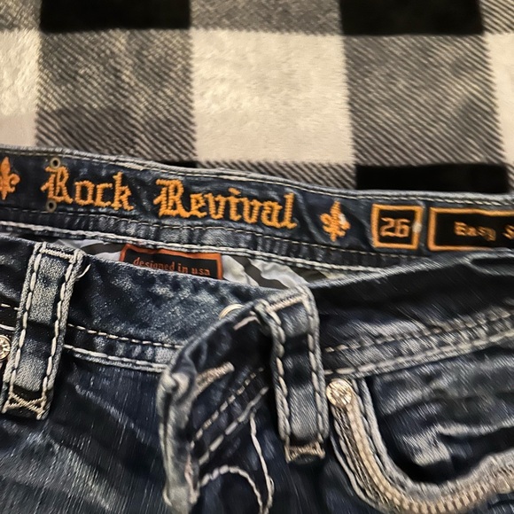 Shorts - Picture 3 of 3